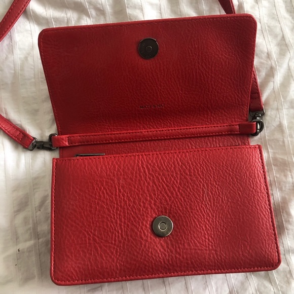 BEE CROSSBODY BAG - Matt & Nat - Picture 6 of 7